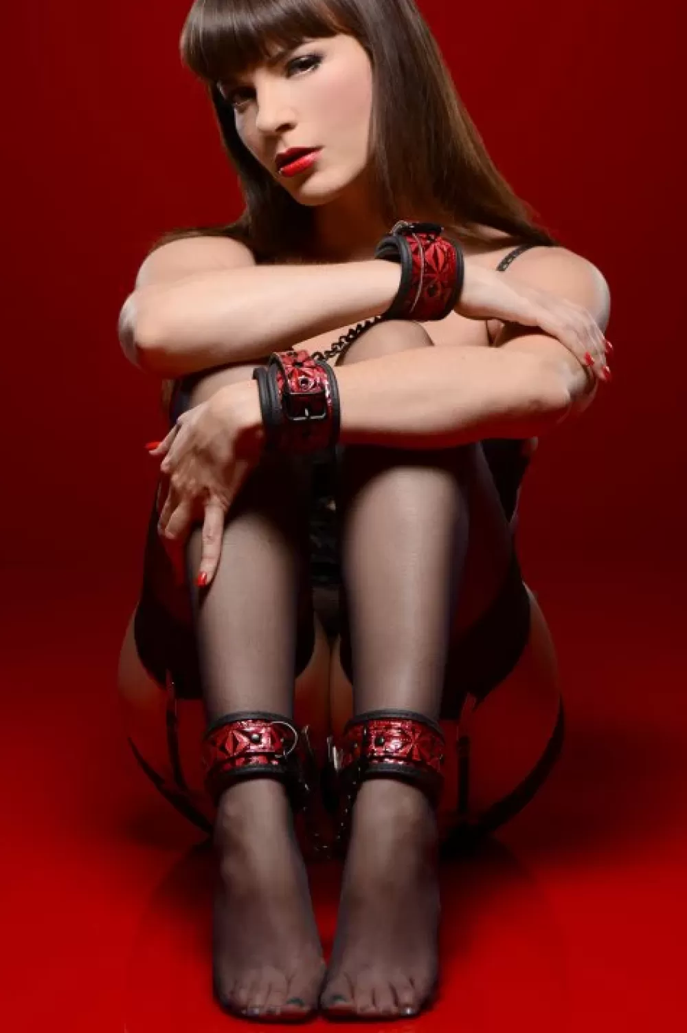 Online Healthy & Active Crimson Tied Restraint Set