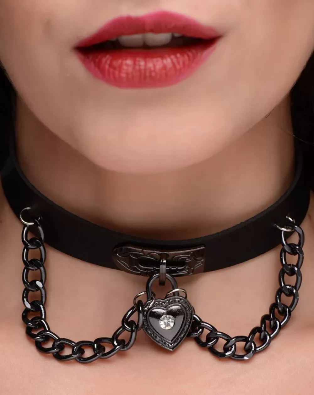 Store Healthy & Active Gothic Heart Chain Choker